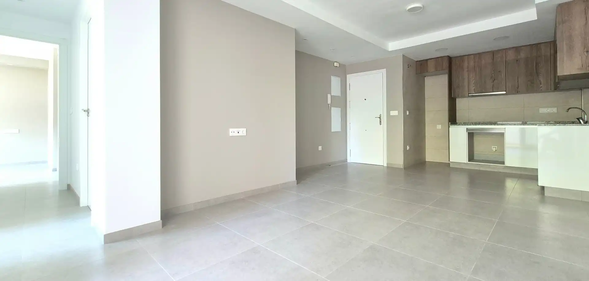 Flat with terrace for sale in Calle Uruguay 11