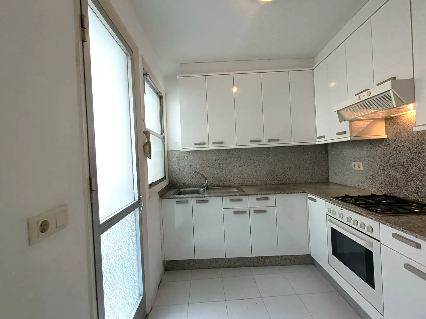 Cocina de Piso en venta en Vigo  con Calefacción, Parquet y Trastero