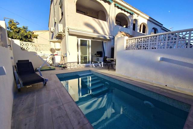 Casa-chalet en Alquiler en La Regia