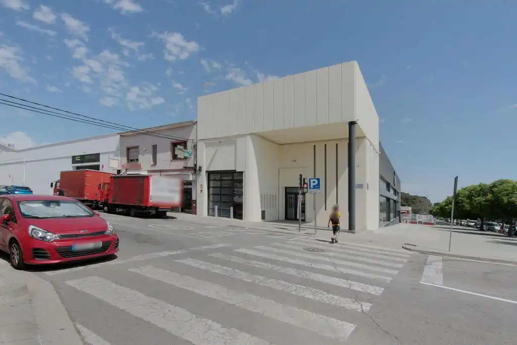 Local comercial en venda a Llevant, imagen 11
