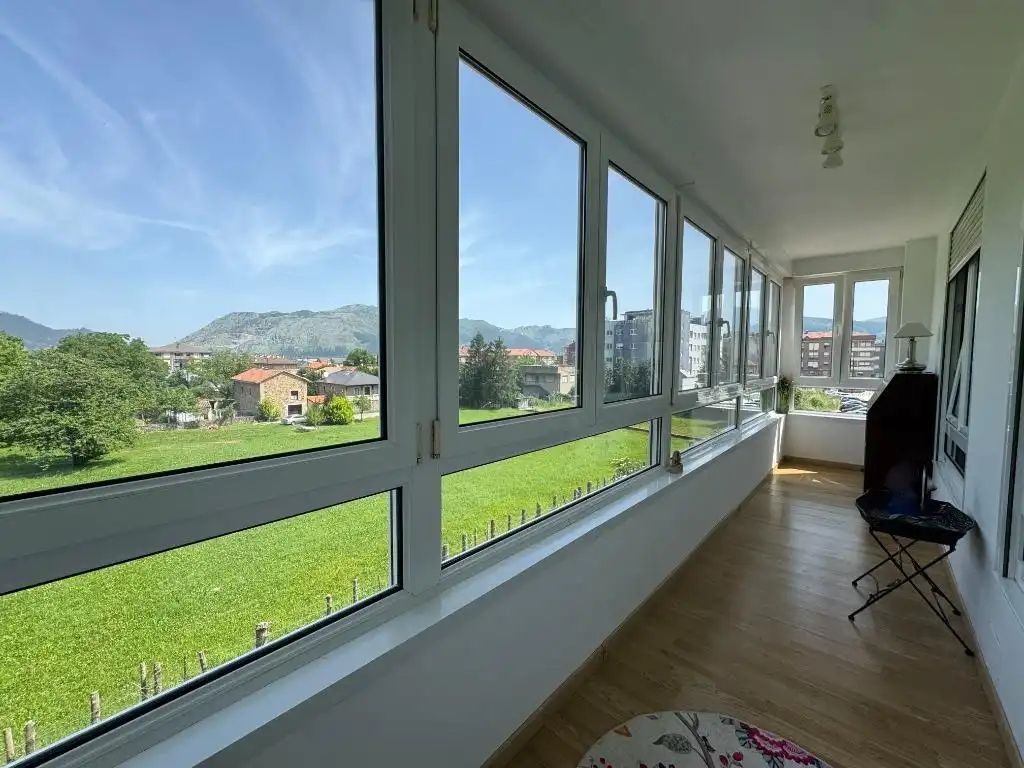 Terrasse von Wohnung zum Verkauf in Los Corrales de Buelna  mit Heizung, Parkett und Terrasse