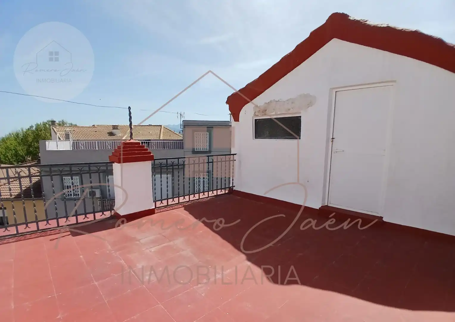 Terrassa de Casa o xalet en venda en Jaén amb Calefacció, Traster i Moblat