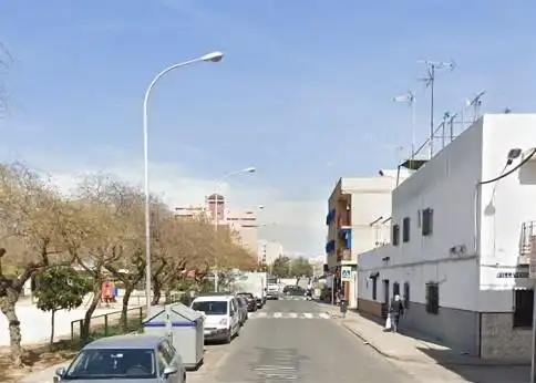 Vista exterior de Casa adosada en venta en  Sevilla Capital con Terraza