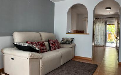 Sala d'estar de Casa adosada en venda en Oropesa del Mar / Orpesa amb Terrassa, Traster i Moblat