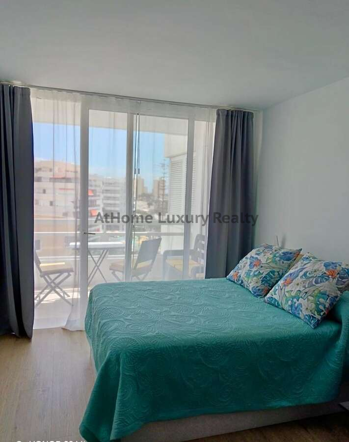 Vista exterior de Estudio en venta en Adeje con Terraza, Amueblado y Piscina comunitaria
