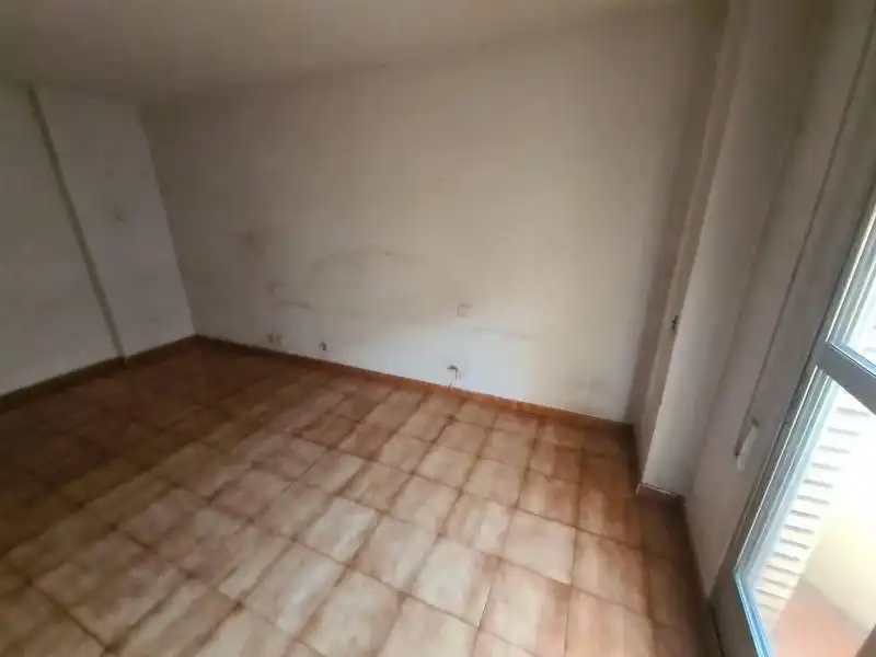 Piso en venta en Vega de Espinareda con Calefacción, Terraza y Trastero