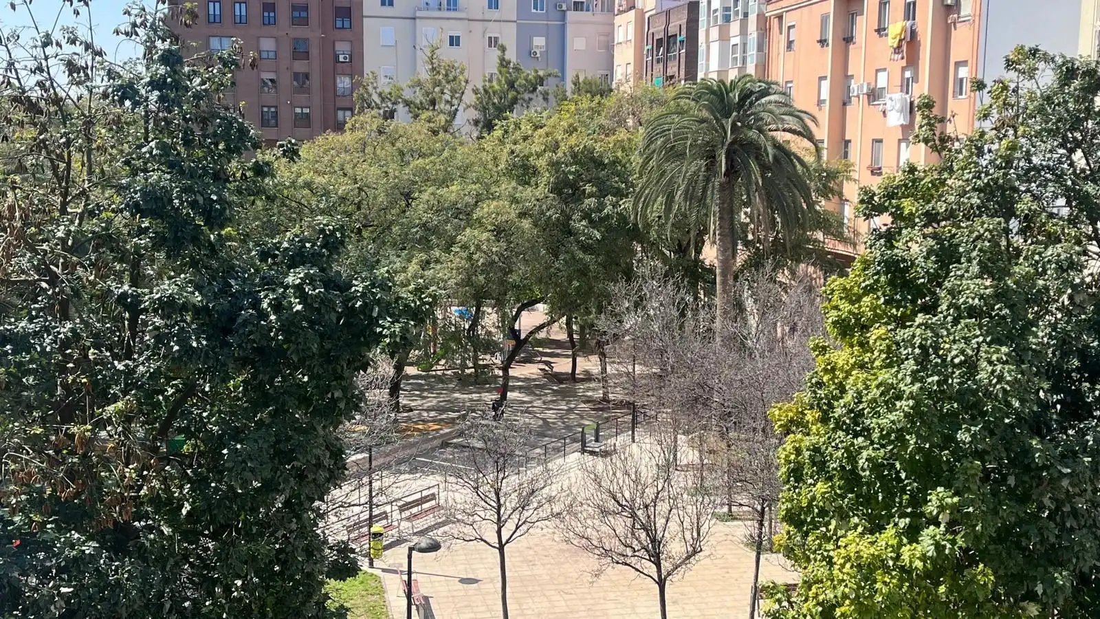 Exterior view of Flat for rent in  Valencia Capital  with Air Conditioner, Storage room and Balcony