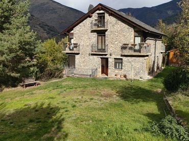 House with garden for sale in Sort