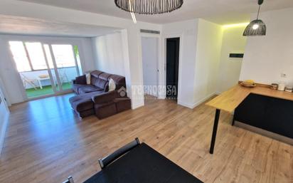 Living room of Flat for sale in  Zaragoza Capital