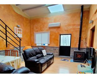 Living room of Single-family semi-detached for sale in Viso del Marqués  with Terrace