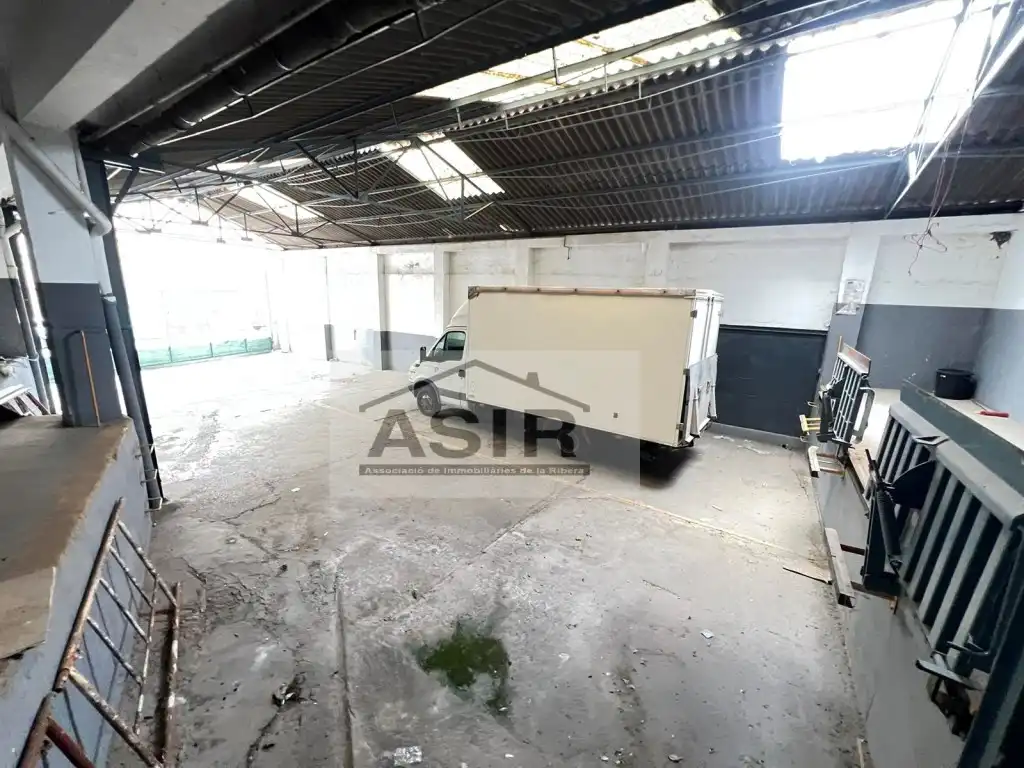 Vista exterior de Nave industrial en venta en Corbera