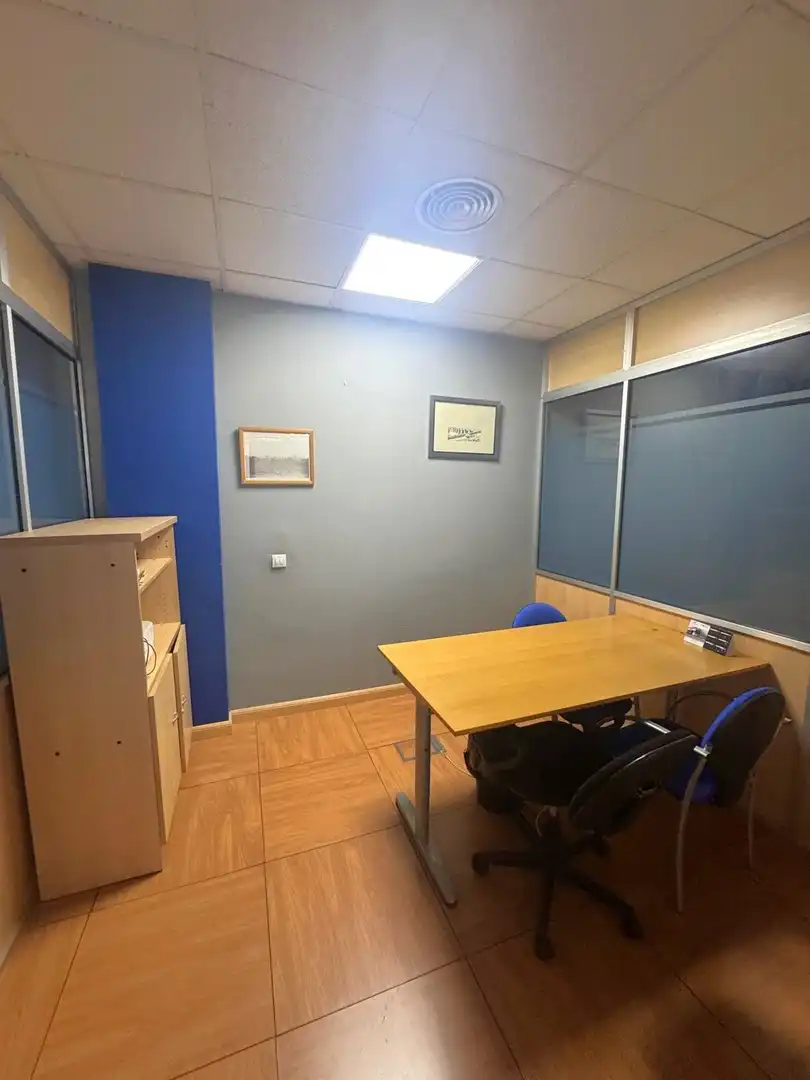 Büro zur Miete in Meco mit Klimaanlage und Möbliert