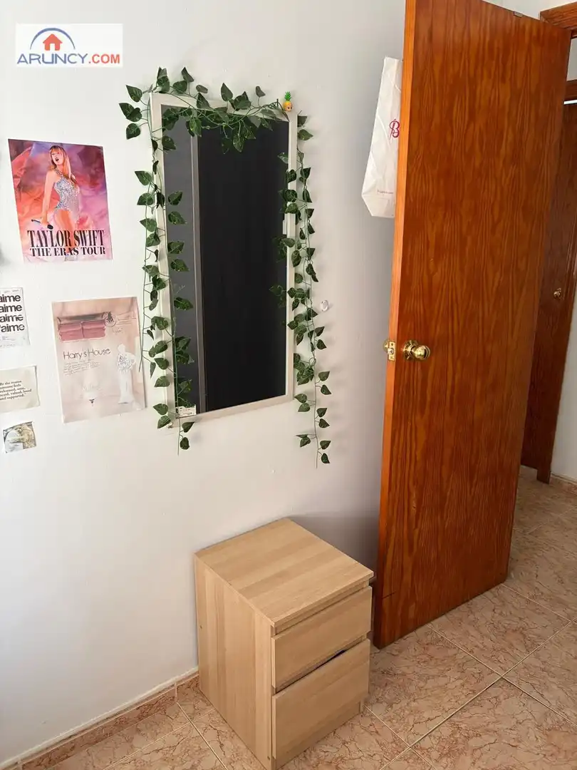 Habitación de Piso de alquiler en Sevilla con Aire acondicionado, Calefacción y Amueblado