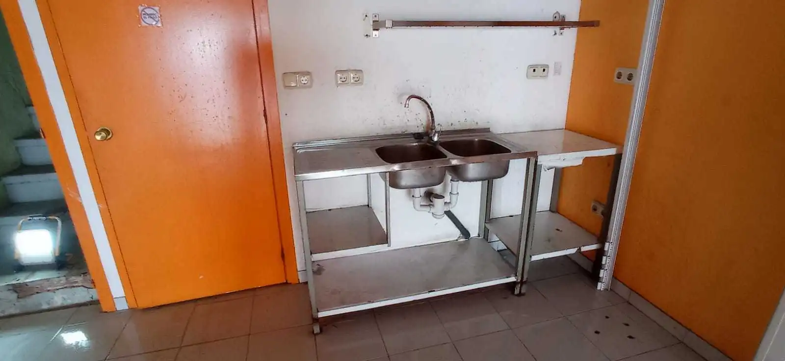 Garatge en venda a C/ Doctor Tarrés , La Balconada - Cal Gravat