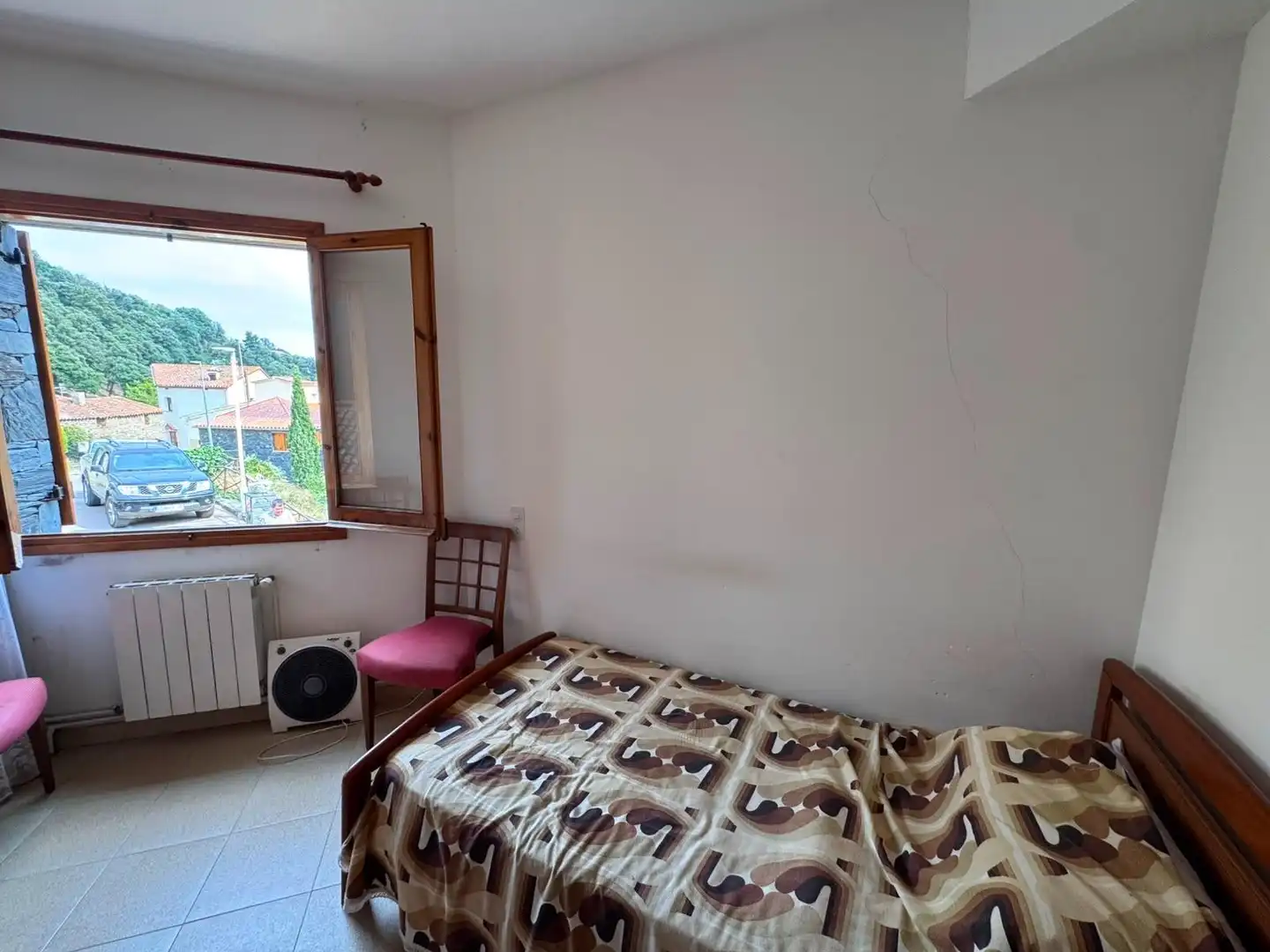 Habitación de Casa adosada en venta en Montseny con Calefacción, Terraza y Balcón