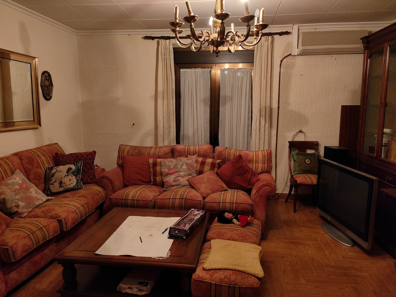 Sala d'estar de Casa o xalet en venda en Corral de Almaguer amb Parquet i Moblat