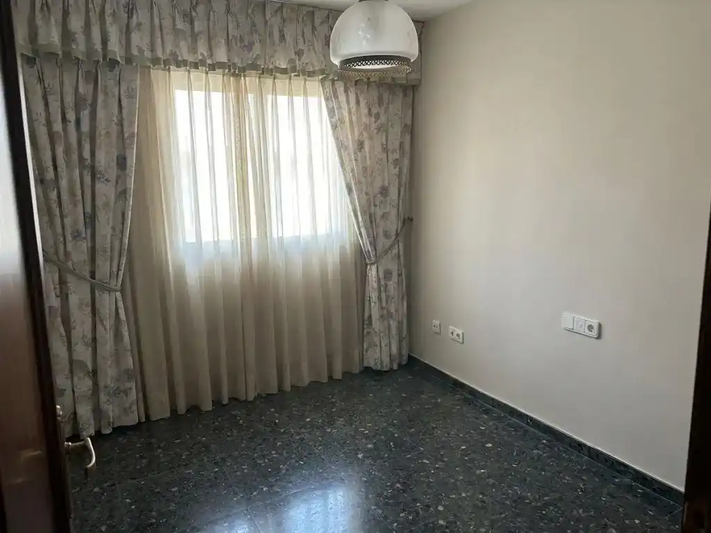 Schlafzimmer von Wohnung zum Verkauf in  Valencia Capital mit Klimaanlage und Balkon