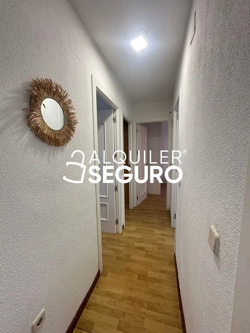 Flat for rent in Madrid  with Air Conditioner, Heating and Furnished
