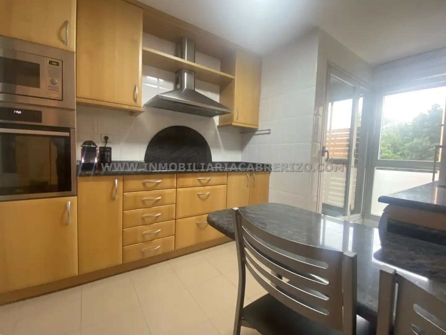 Cocina de Piso en venta en  Pamplona / Iruña con Calefacción, Jardín privado y Parquet