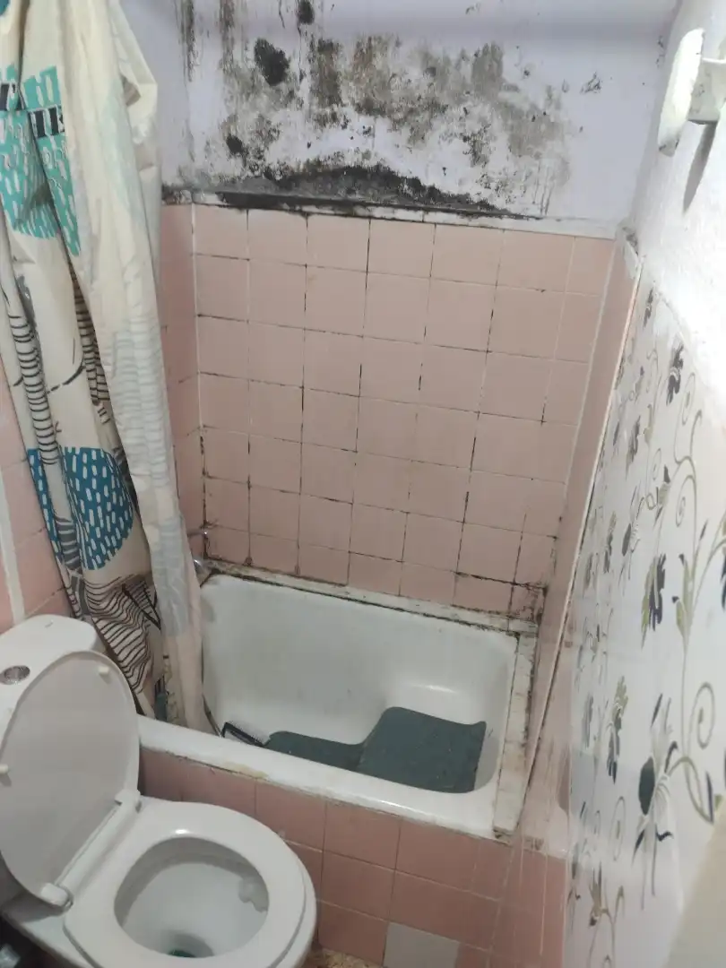 Bathroom of Flat for sale in Terrassa  with Balcony