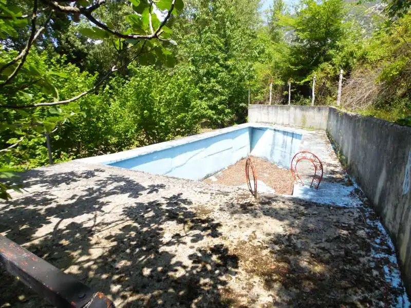 Swimming pool of Houses for sale in Valle de Tobalina