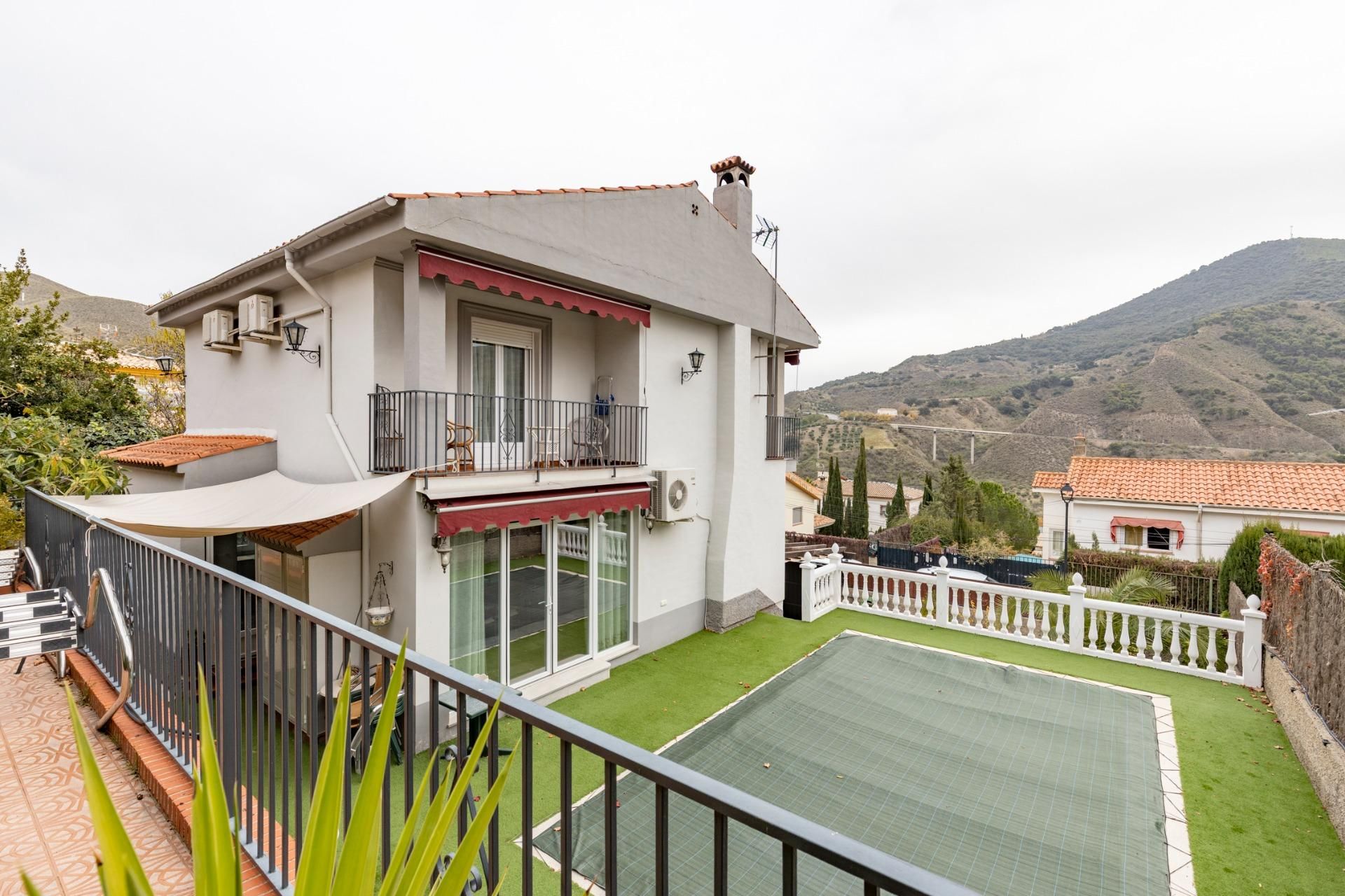 Exterior view of House or chalet for sale in Pinos Genil  with Air Conditioner, Heating and Private garden