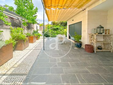 Casa bifamiliare con piscina in vendita a Valdepastores - Las Encinas