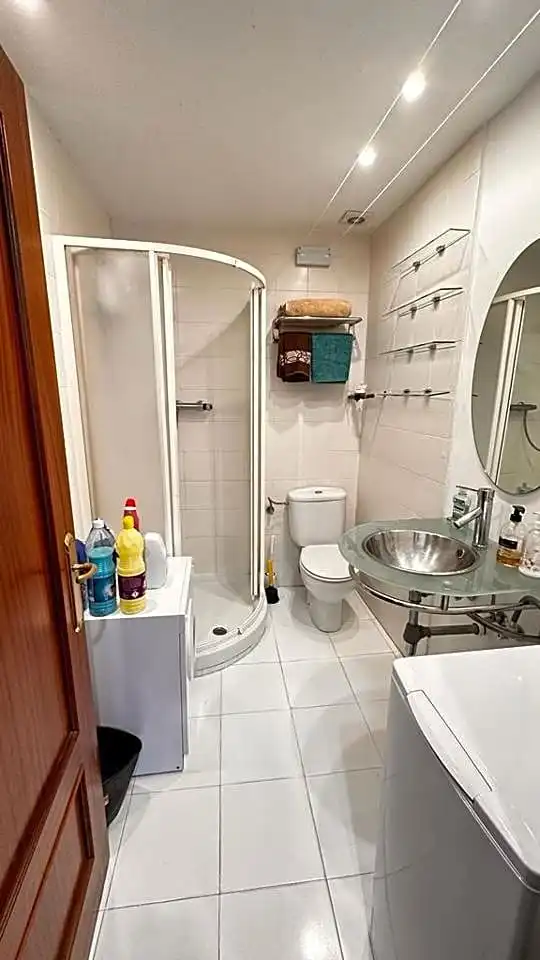 Bathroom of Study for rent in  Logroño  with Terrace and Furnished