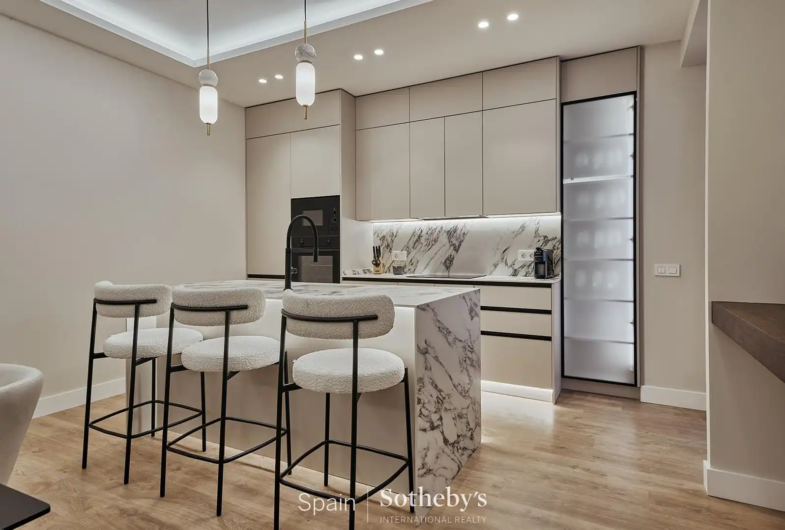 Cuina de Apartament en venda en Madrid amb Aire condicionat, Calefacció i Terrassa