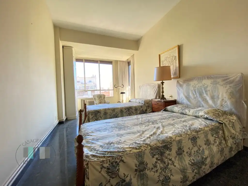 Piso en venta en Plaza Huerto Sogueros, Casco Histórico