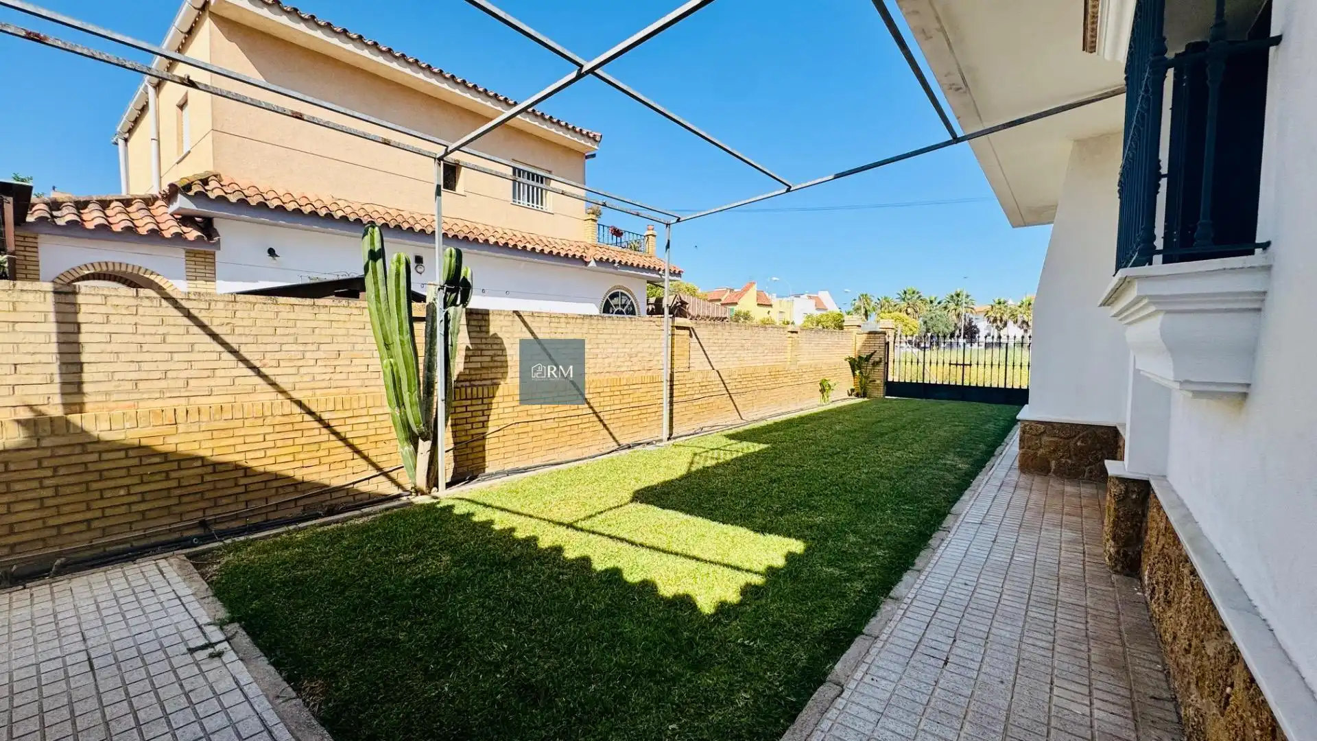 Exterior view of Houses for sale in Sanlúcar de Barrameda  with Private garden, Terrace and Swimming Pool