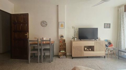 Foto 3 de Apartamento de alquiler en Avenida Playeros Los, 15, Los Cristianos, Arona