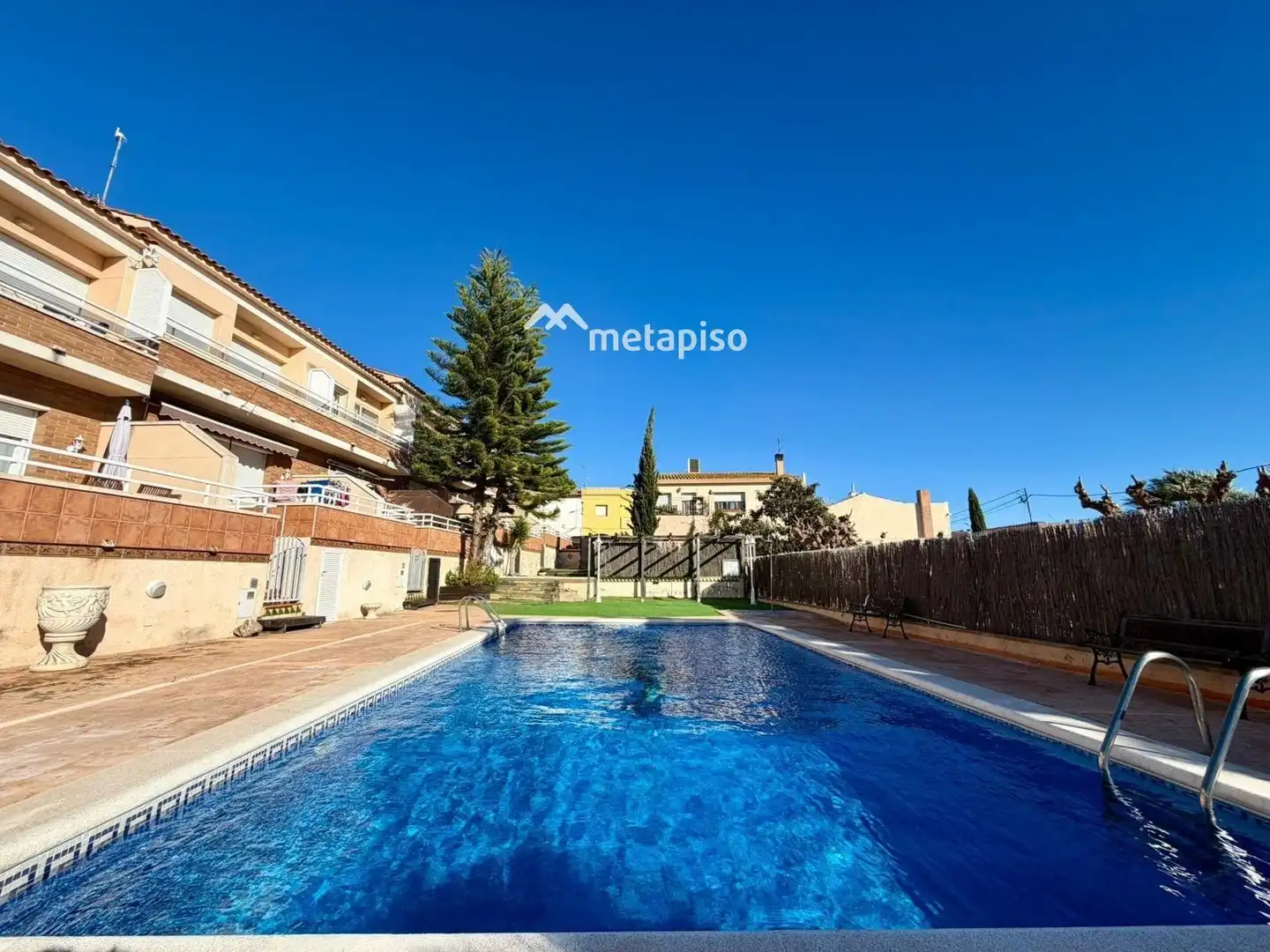 Piscina de Casa adosada en venda en Sant Jaume dels Domenys amb Terrassa, Piscina i Piscina comunitària
