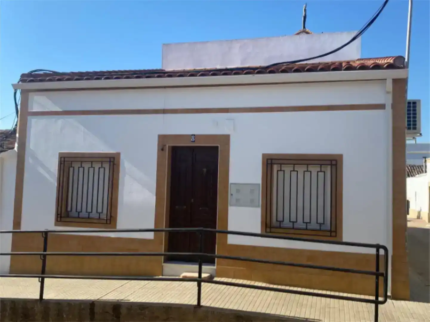 Vista exterior de Casa adosada en venda en Solana de los Barros amb Aire condicionat, Traster i Moblat