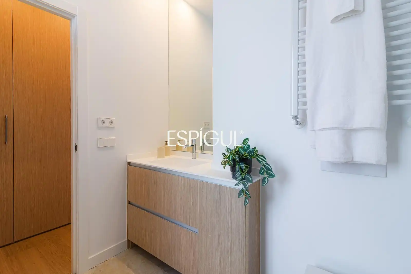 Badezimmer von Dachboden zum Verkauf in Madrid mit Klimaanlage, Heizung und Terrasse
