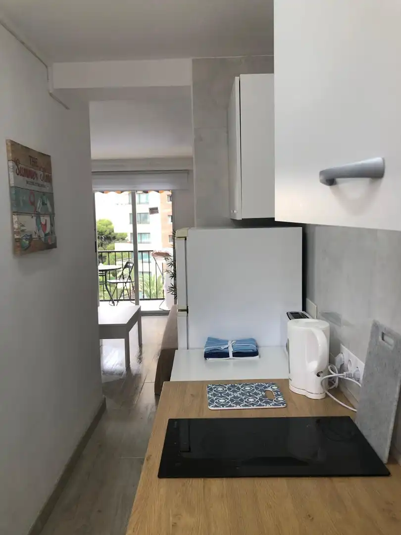 Habitación de Apartamento en venta en Benidorm con Parquet, Piscina y Amueblado