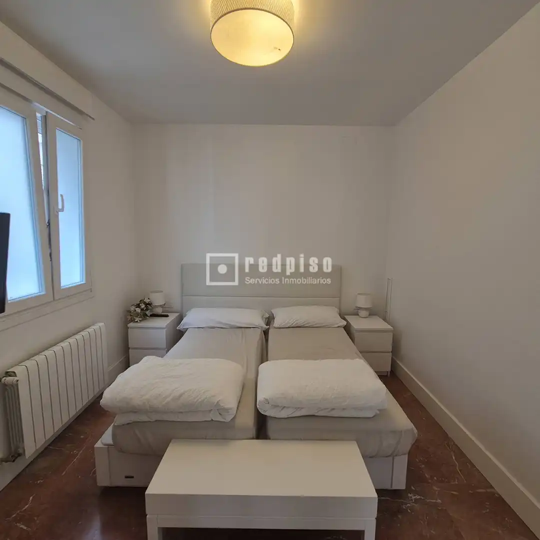 Bedroom of Flat for rent in Sevilla  with Air Conditioner, Terrace and Storage room
