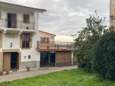 Maison jumelée avec balcon à vendre à Carasa - Bº Rioseco 137