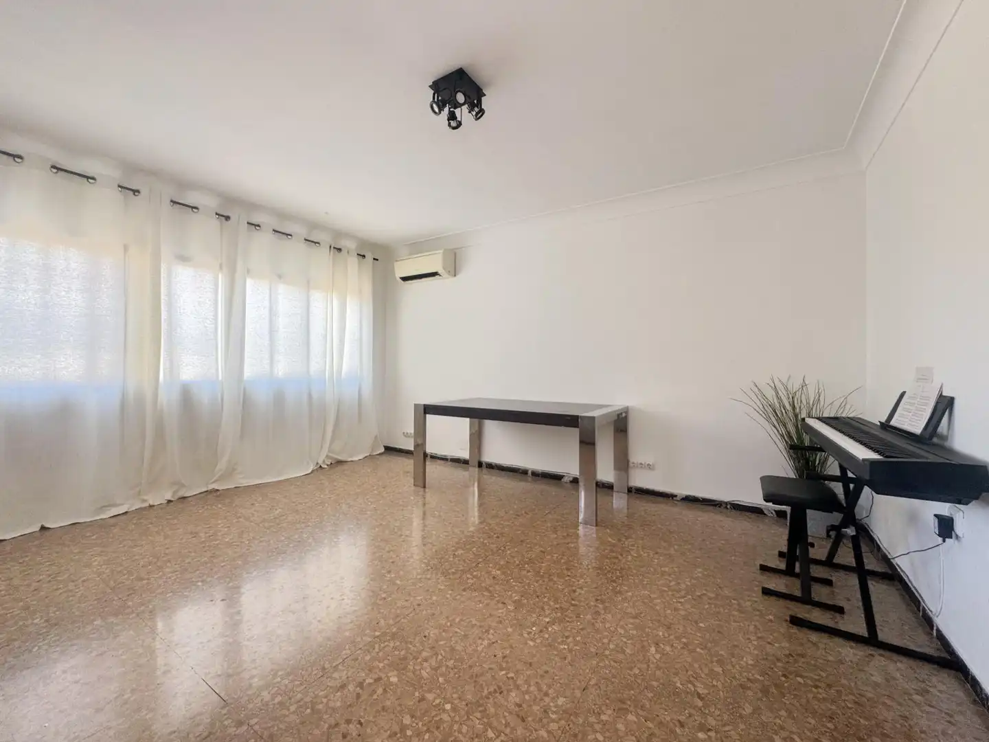 Wohnzimmer von Dachboden zum Verkauf in Marratxí mit Klimaanlage, Terrasse und Abstellraum