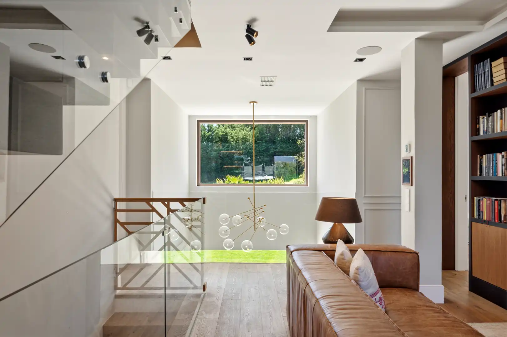 Sala de estar de Casa o chalet en venta en Las Rozas de Madrid con Aire acondicionado, Calefacción y Jardín privado