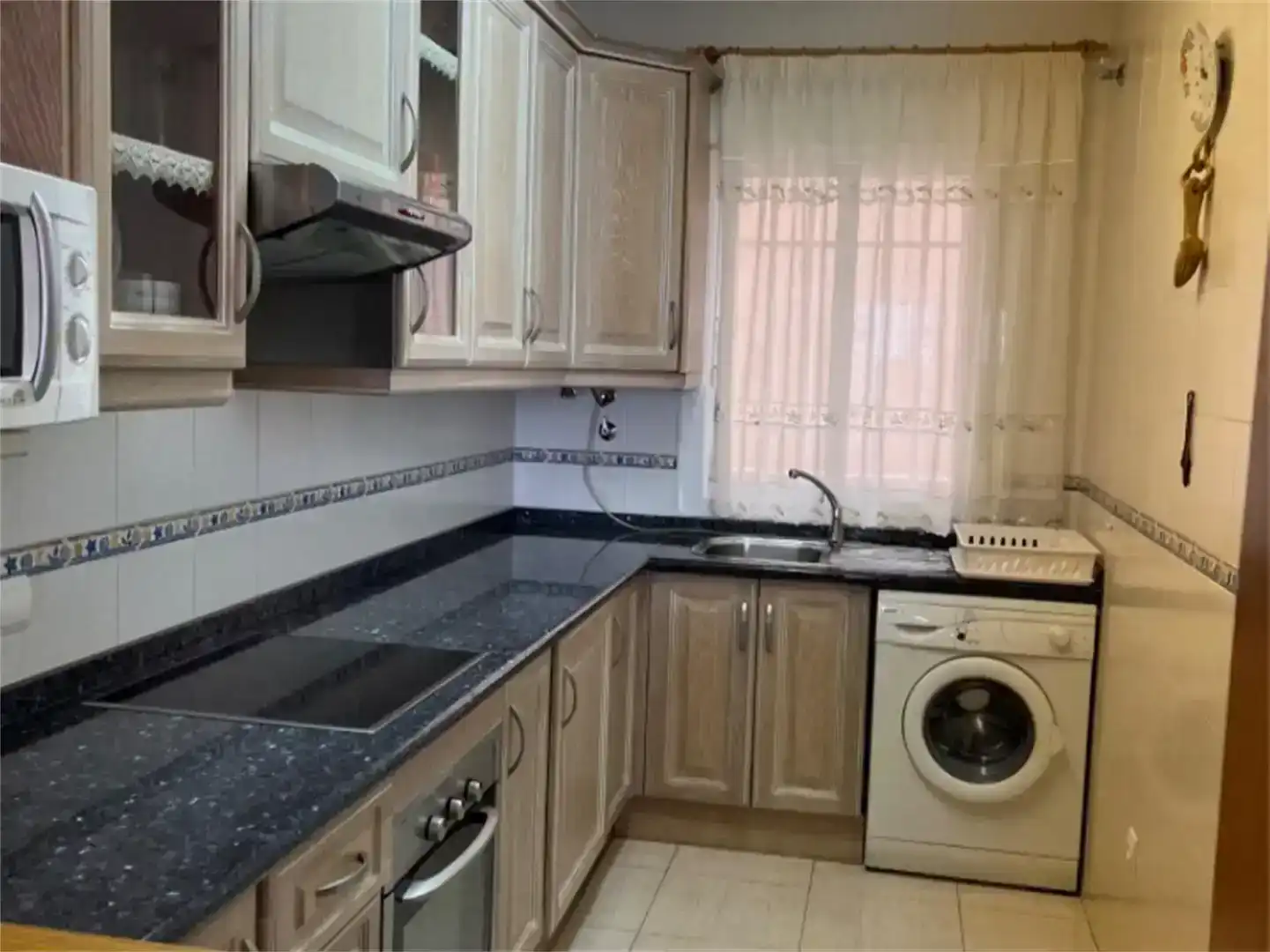 Cocina de Piso en venta en Polopos con Amueblado, Horno y Lavadora