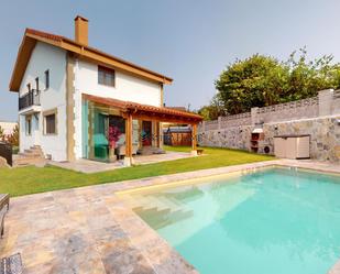 Piscina de Casa o xalet en venda en El Astillero   amb Terrassa, Piscina i Balcó