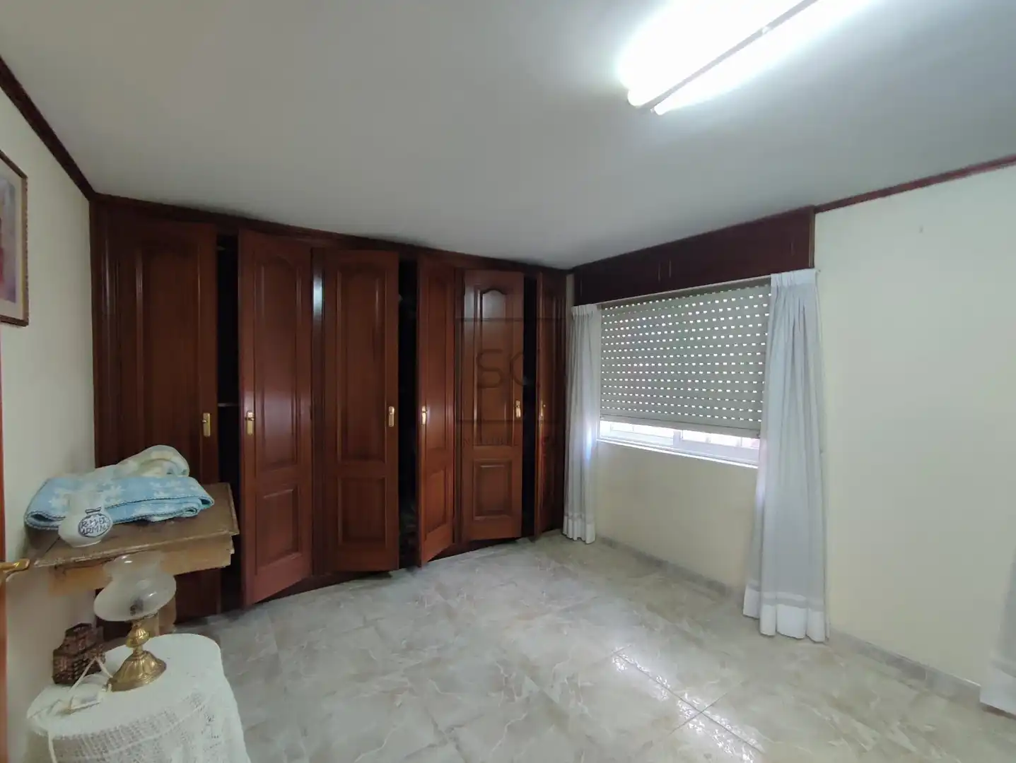 Schlafzimmer von Einfamilien-Reihenhaus zum Verkauf in Ares mit Terrasse, Abstellraum und Möbliert
