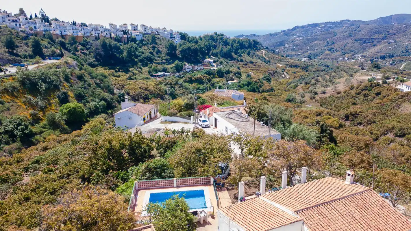 Vista exterior de Casa adosada en venta en Frigiliana con Aire acondicionado, Calefacción y Jardín privado