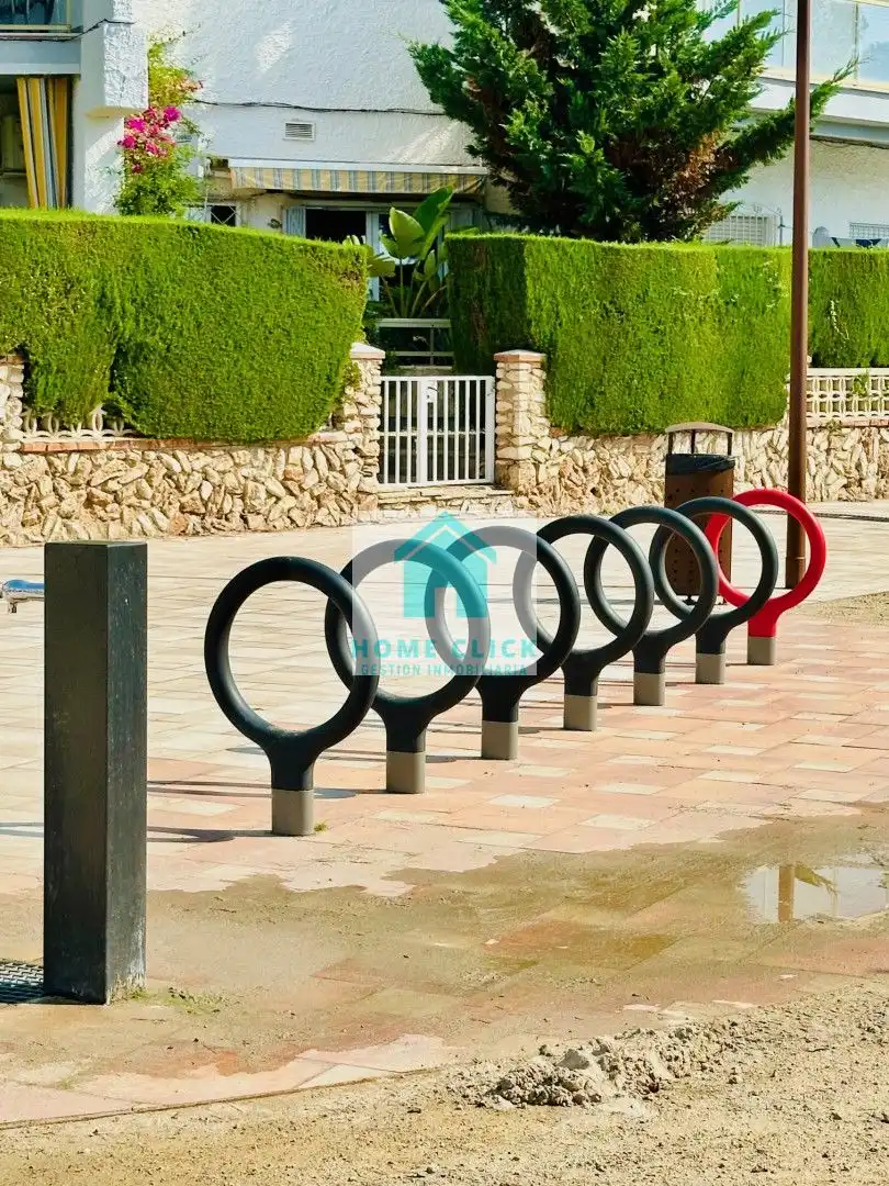 Vista exterior de Apartament de lloguer en Mont-roig del Camp amb Aire condicionat, Calefacció i Jardí privat