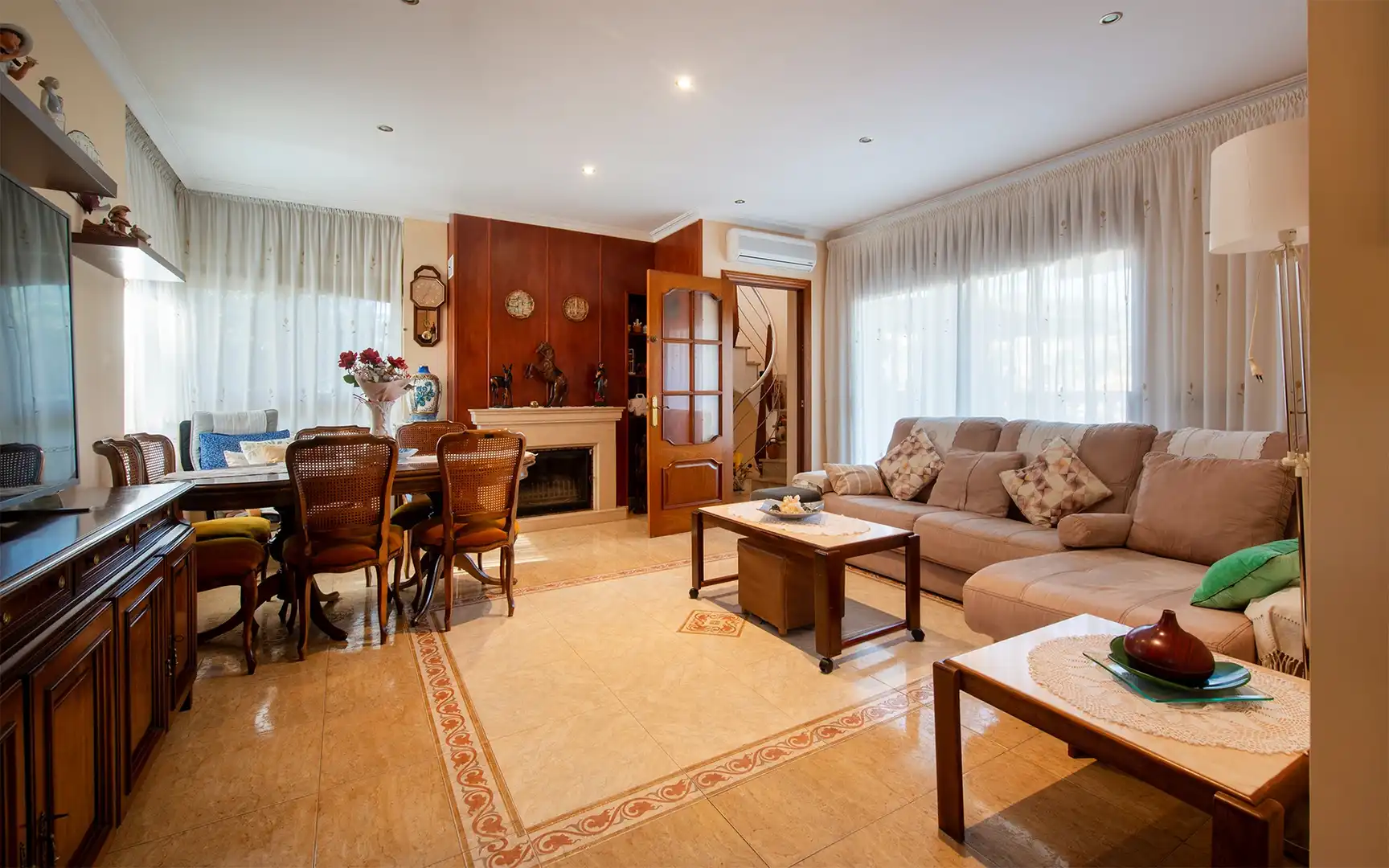 Sala d'estar de Casa o xalet en venda en Argentona amb Calefacció, Jardí privat i Terrassa