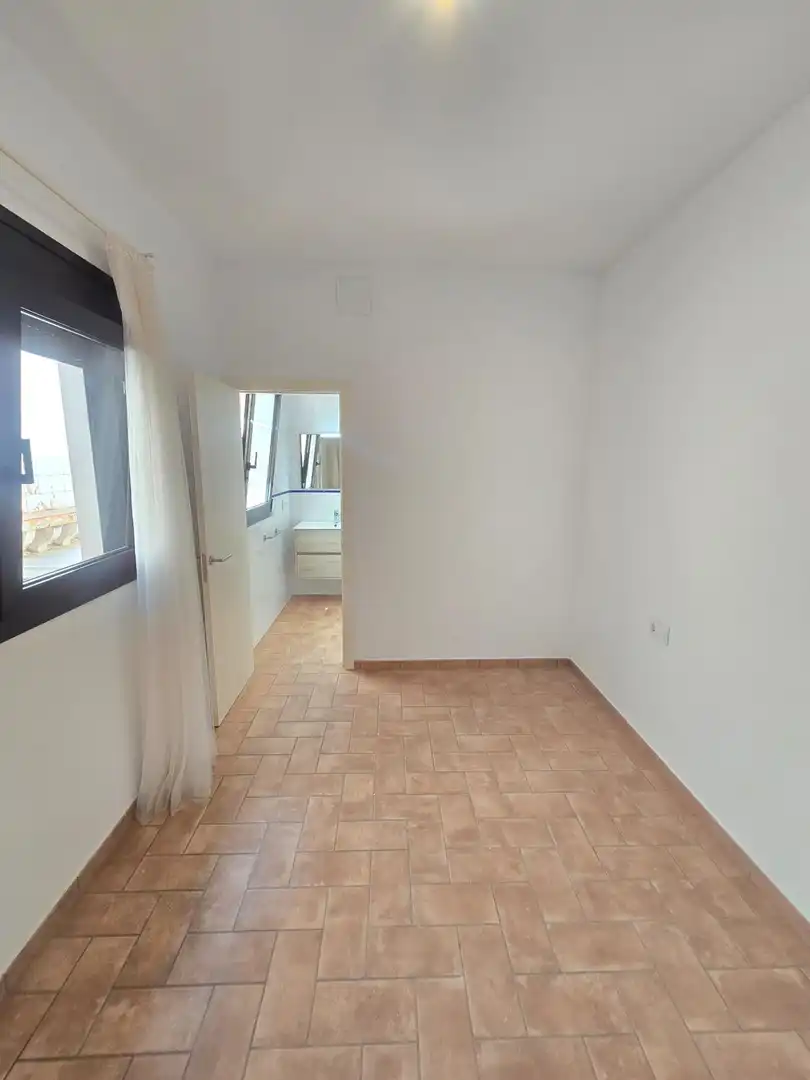 Habitación de Planta baja de alquiler en El Masnou con Aire acondicionado, Calefacción y Jardín privado