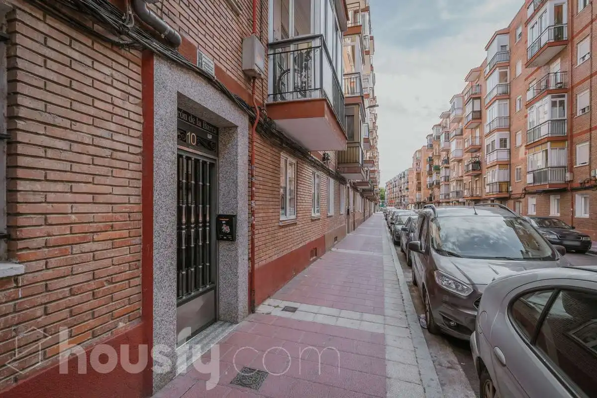 Exterior view of Flat for sale in Valladolid  with Air Conditioner and Terrace
