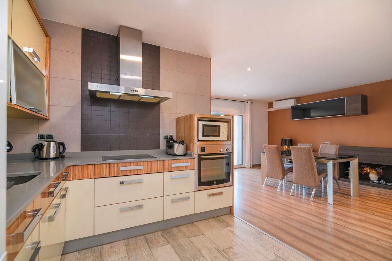 Cocina de Piso en venta en Sant Boi de Llobregat con Aire acondicionado, Calefacción y Parquet