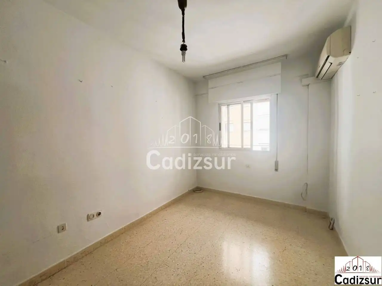 Schlafzimmer von Wohnungen zum Verkauf in Cádiz mit Klimaanlage und Alarm